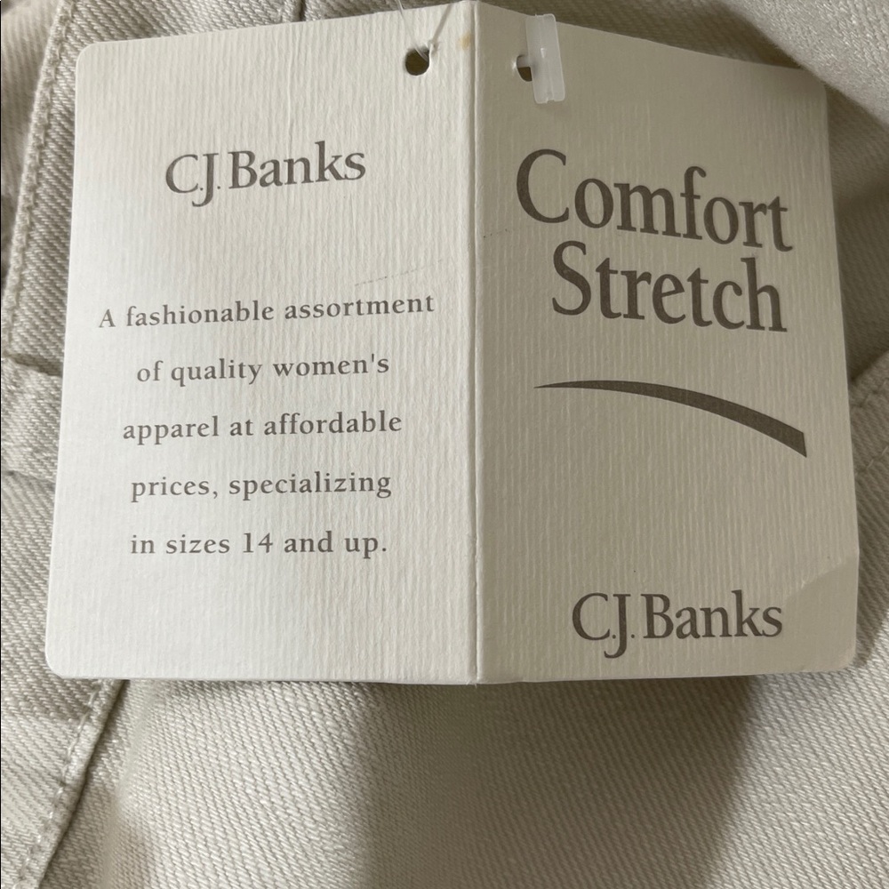 C.J. Banks by Christopher & Banks Cream Embroidered Stretch Capri Pants 24W NEW - Picture 8 of 10